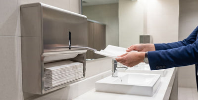 Papel toalha institucional: como reduzir desperdício em empresas de alto fluxo