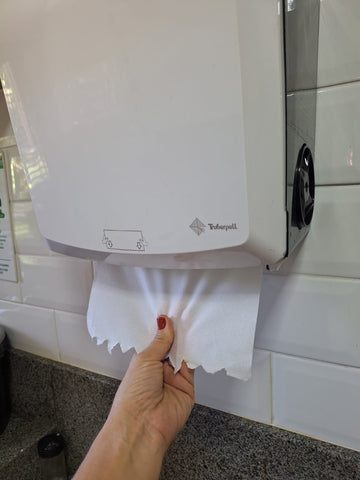 Como reduzir desperdício de papel sem perder higiene